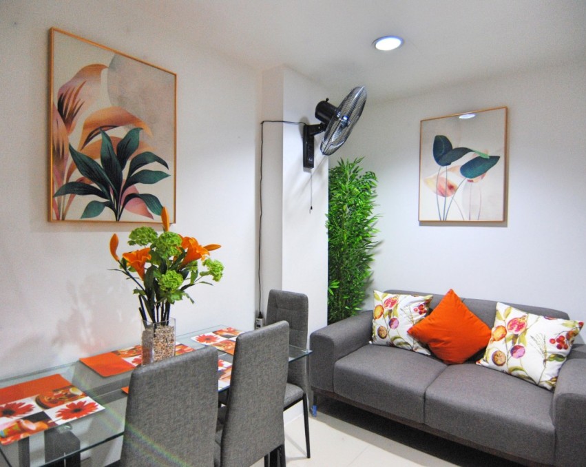 1BR Uptown Place